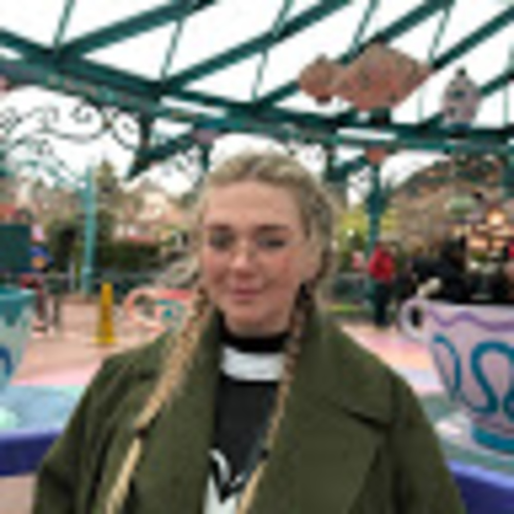 Meet your Posher, Lucy